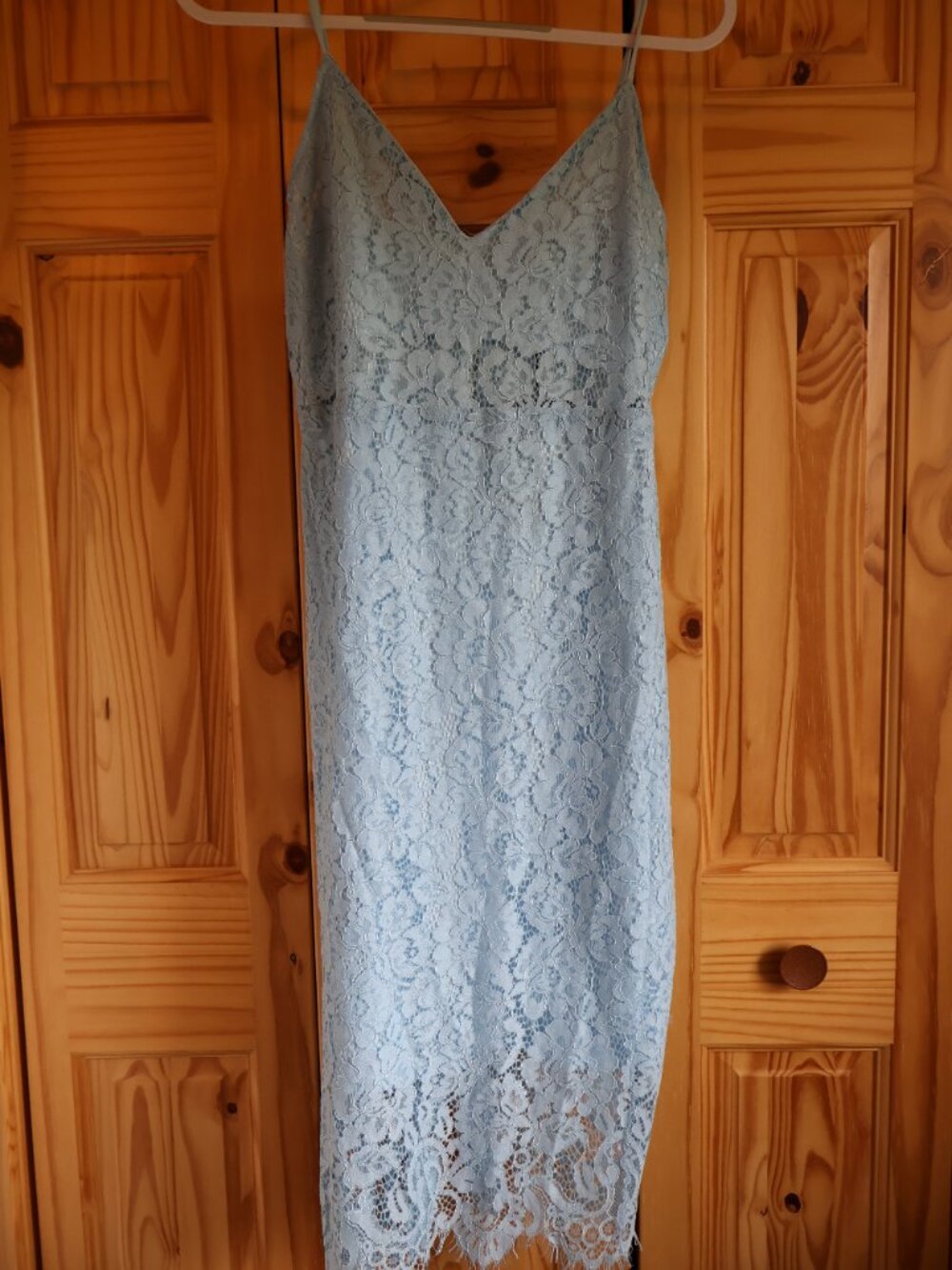 PrettyLittleThing Pale Blue Lace Midi Dress - Picture 2 of 5